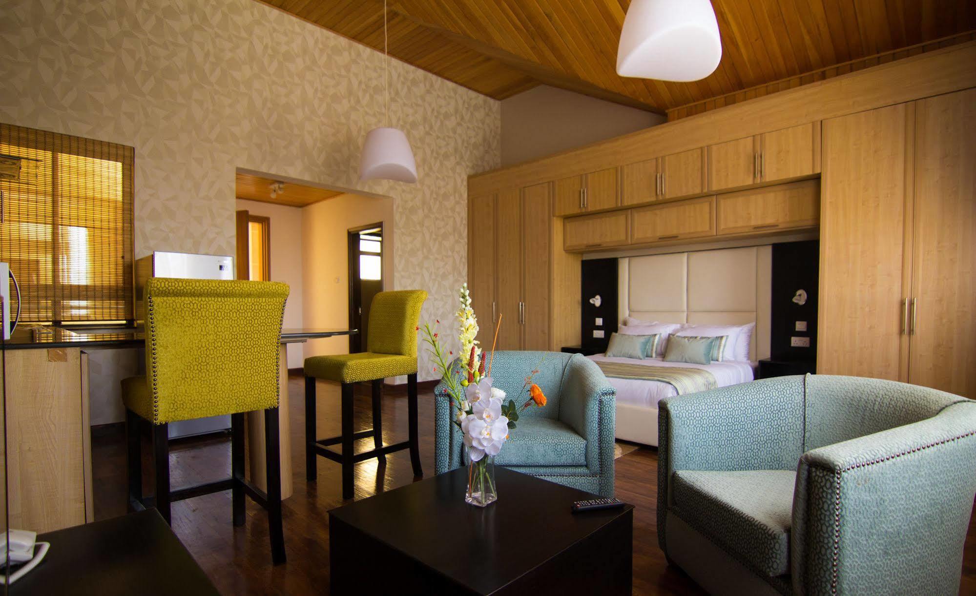 Nelson'S Court Serviced Apartments ไนโรบี ภายนอก รูปภาพ